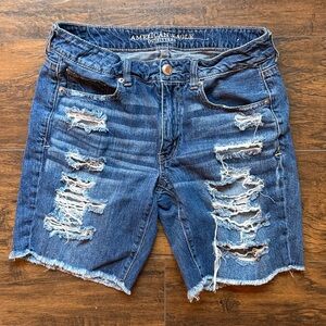 American eagle denim shorts distressed size 6 (J23)